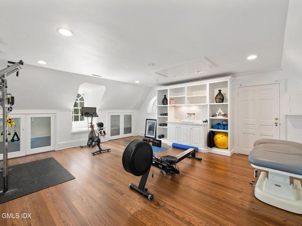 31 Sawmill Lane, Greenwich CT 06830