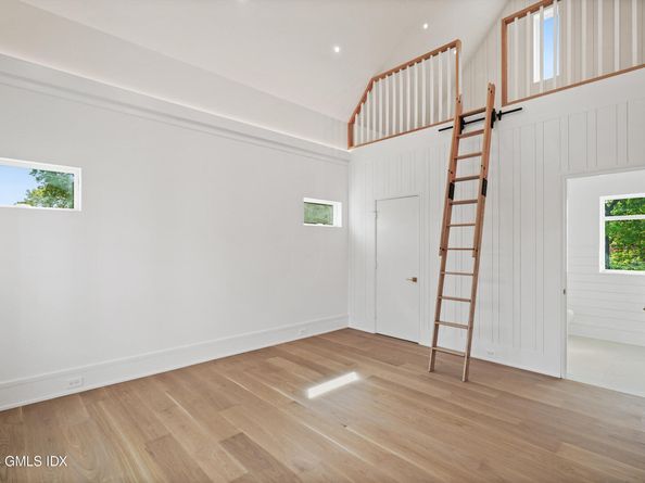 25 Dialstone Lane, Riverside CT 06878