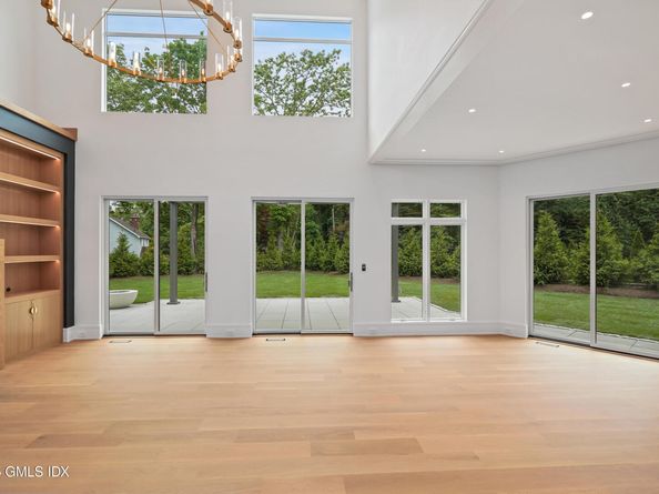 25 Dialstone Lane, Riverside CT 06878