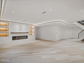 25 Dialstone Lane, Riverside CT 06878
