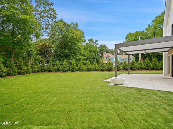 25 Dialstone Lane, Riverside CT 06878