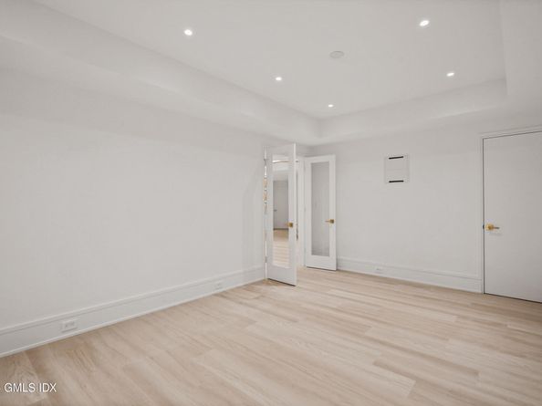 25 Dialstone Lane, Riverside CT 06878