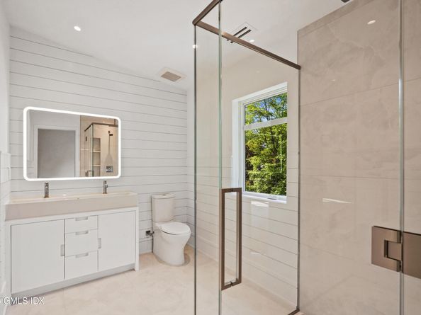 25 Dialstone Lane, Riverside CT 06878