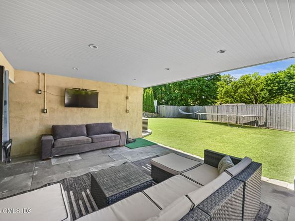 22 Maplewood Drive, Cos Cob CT 06807