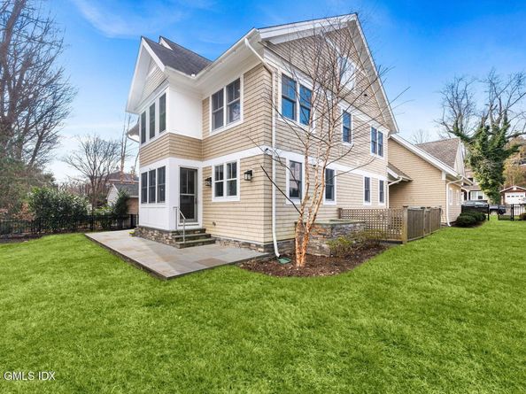 11 Valleywood Road, Cos Cob CT 06807