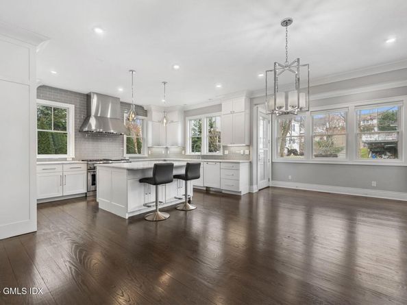 11 Valleywood Road, Cos Cob CT 06807
