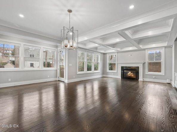 11 Valleywood Road, Cos Cob CT 06807