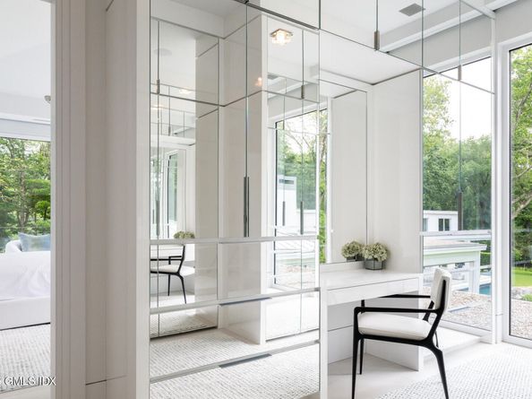 8 Fox Run Lane, Greenwich CT 06831
