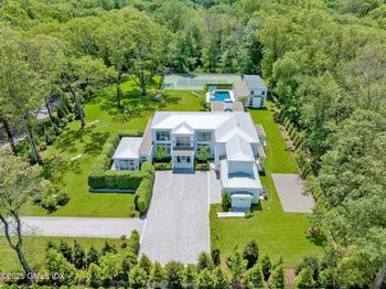 8 Fox Run Lane