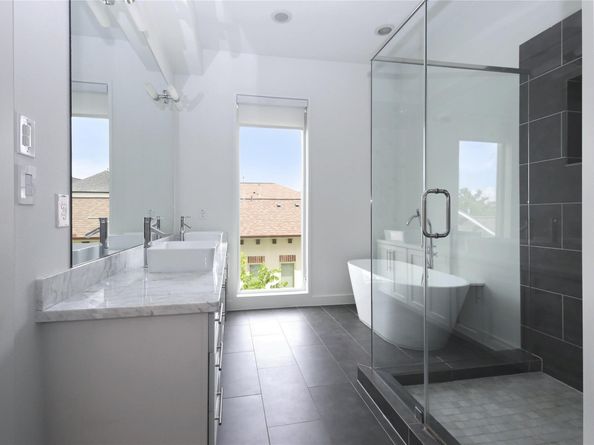 5711 Kansas, Houston TX 77007