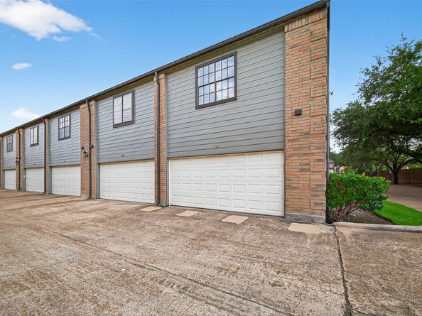 9850 Pagewood Lane 301, Houston TX 77042