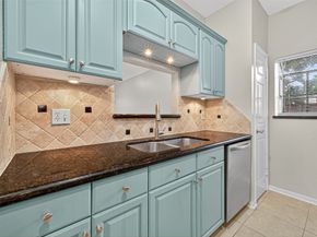 9850 Pagewood Lane 301, Houston TX 77042