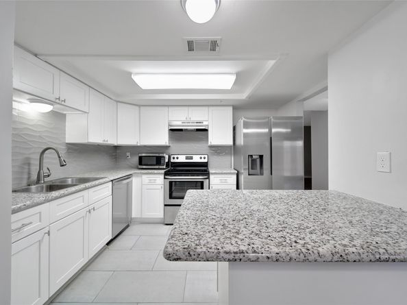 2202 Shadowdale Drive, Houston TX 77043