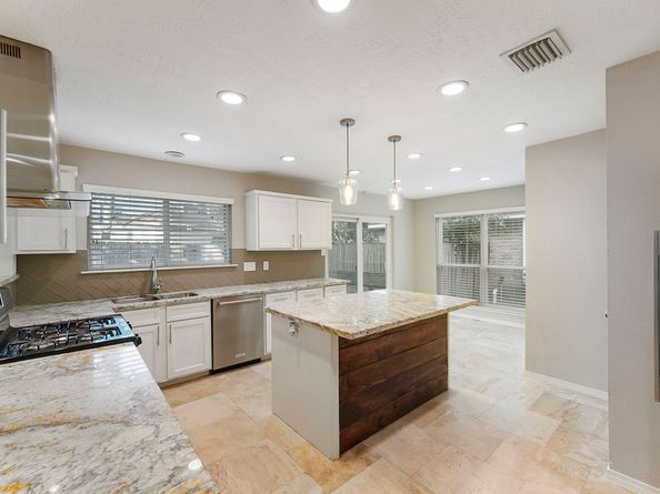 4 Hickory Oak Drive, Spring TX 77381