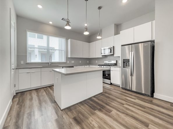 1276 N Post Oak Road B, Houston TX 77055