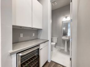 1276 N Post Oak Road B, Houston TX 77055