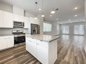 1276 N Post Oak Road B, Houston TX 77055
