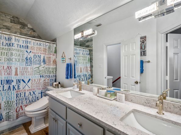 12353 Oak Cove Point, Conroe TX 77304