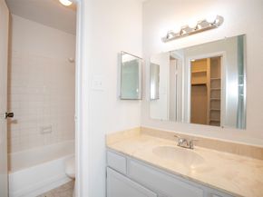 18511 Egret Bay Boulevard 504, Webster TX 77058