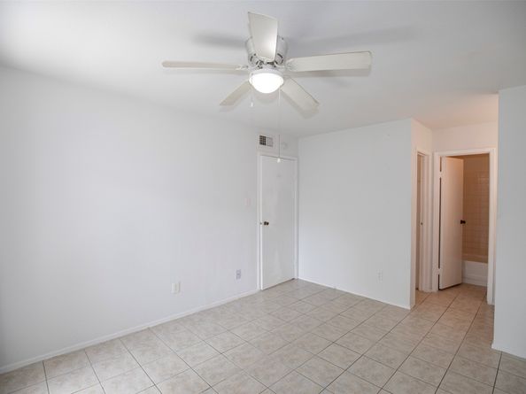 18511 Egret Bay Boulevard 504, Webster TX 77058