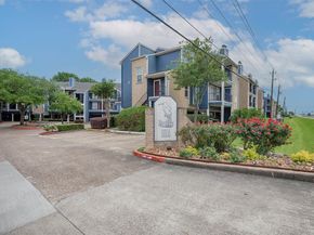 18511 Egret Bay Boulevard 504, Webster TX 77058