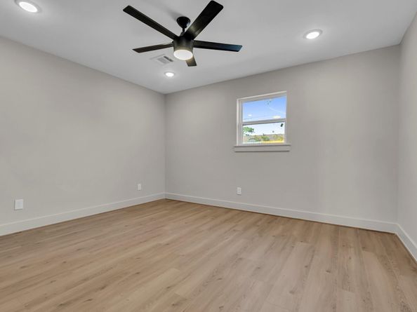 6014 W 43rd Street, Houston TX 77092