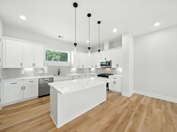 1979 Bauer Dr, Houston TX 77080