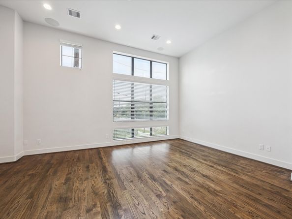1120 Ennis Street, Houston TX 77003