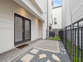 1010 W 24th Street A, Houston TX 77008