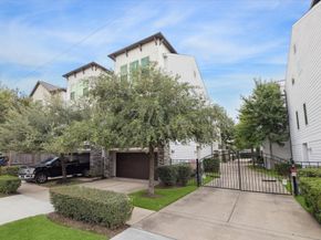 1010 W 24th Street A, Houston TX 77008