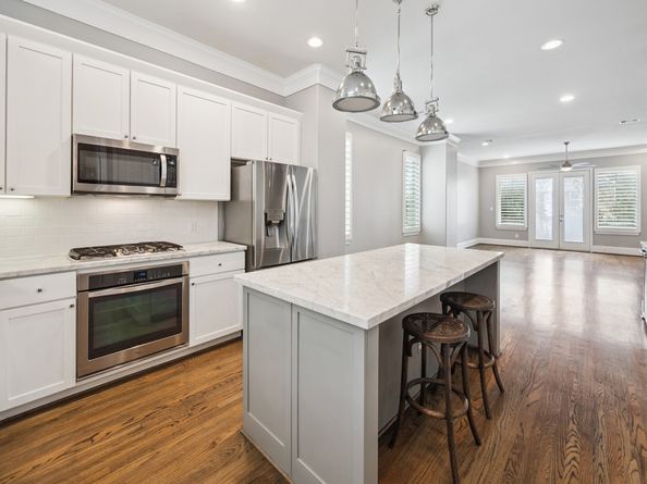 1010 W 24th Street A, Houston TX 77008