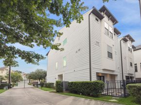 1010 W 24th Street A, Houston TX 77008