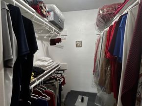 3025 Walnut Bend Lane 18, Houston TX 77042