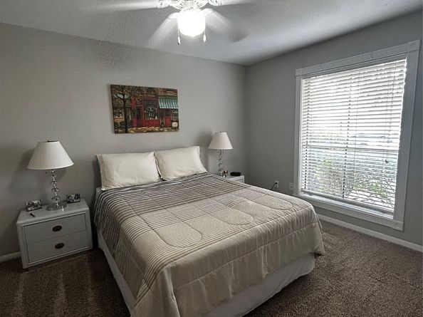 3025 Walnut Bend Lane 18, Houston TX 77042