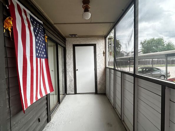3025 Walnut Bend Lane 18, Houston TX 77042