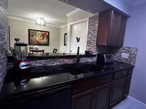 3025 Walnut Bend Lane 18, Houston TX 77042