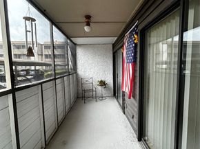 3025 Walnut Bend Lane 18, Houston TX 77042