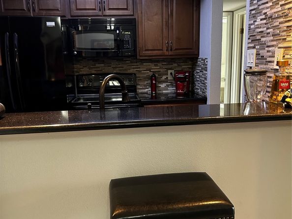 3025 Walnut Bend Lane 18, Houston TX 77042