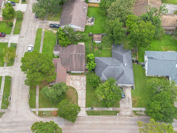 7610 Alperton Drive, Houston TX 77088