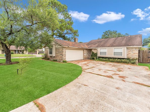 7610 Alperton Drive, Houston TX 77088