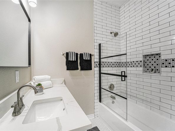 614 Colquitt Street, Houston TX 77006