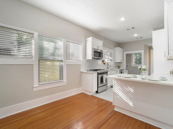 614 Colquitt Street, Houston TX 77006