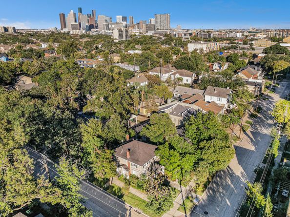 614 Colquitt Street, Houston TX 77006