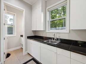 863 W 42nd Street, Houston TX 77018