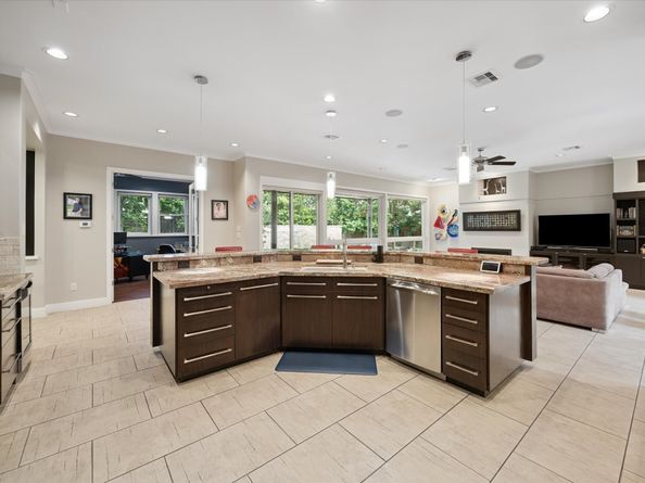 863 W 42nd Street, Houston TX 77018