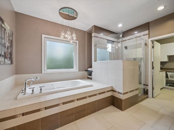 863 W 42nd Street, Houston TX 77018