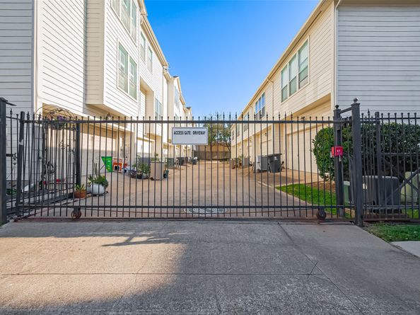 1715 Hadley Street, Houston TX 77003