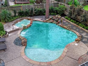 911 Chisel Point Drive, Houston TX 77094