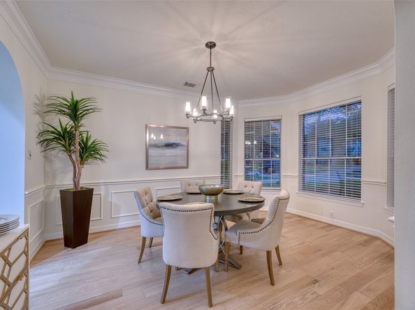 911 Chisel Point Drive, Houston TX 77094