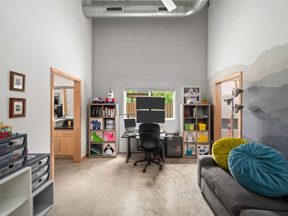 715 Algregg Street, Houston TX 77008